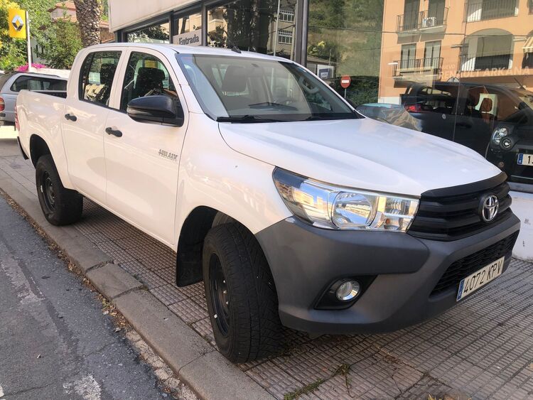 Toyota Hilux 2.4 D-4d cabina foto 8